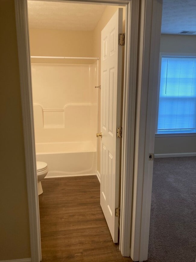 Building Photo - 109 Kestrel Ct
