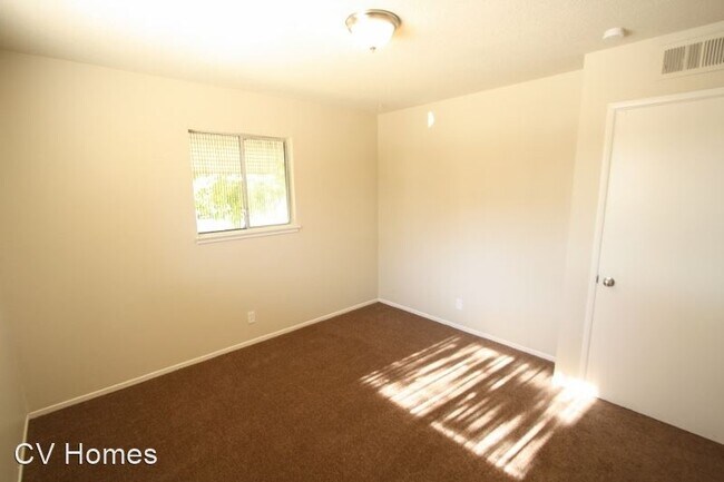 Building Photo - 3 br, 2 bath House - 4733 E. Orleans Ave.