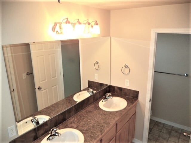 Building Photo - 544 N Locust Ave