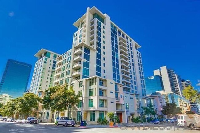 Building Photo - 1 Bedroom on the 16th Floor at Acqua Vista...