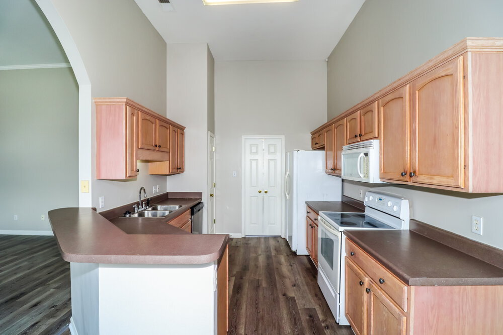 Building Photo - 1605 S Frence Creek Cove