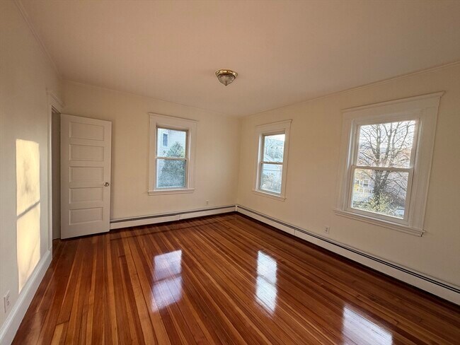 Building Photo - 55 Scammell St