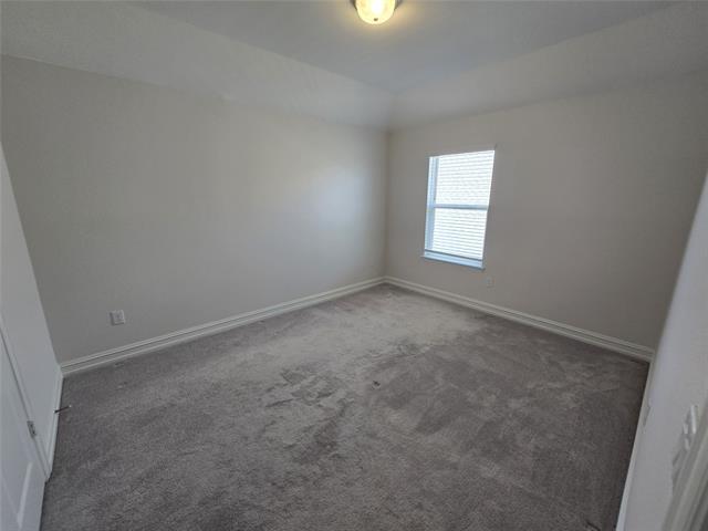Building Photo - 2724 Southampton Dr