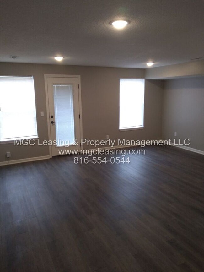 Building Photo - Beautiful Serrano Townhome with Walk-out Basement