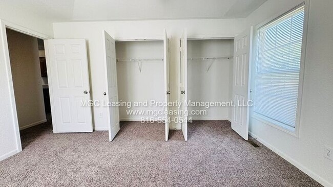 Building Photo - Creekwood Park Townhomes: 3 bedroom Duplex with unique floor plan for rent in the Northland