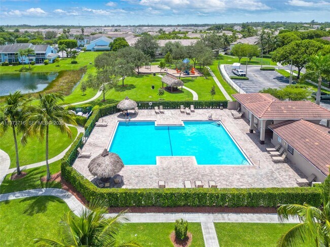 Building Photo - 2245 SE 25th Ave