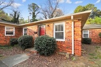 Building Photo - Spring Rent Special on this Adorable Two Bedroom Apartment Near Cotswold!