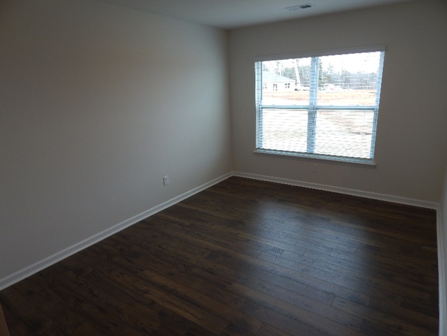 Building Photo - 736 Wolverine Ln