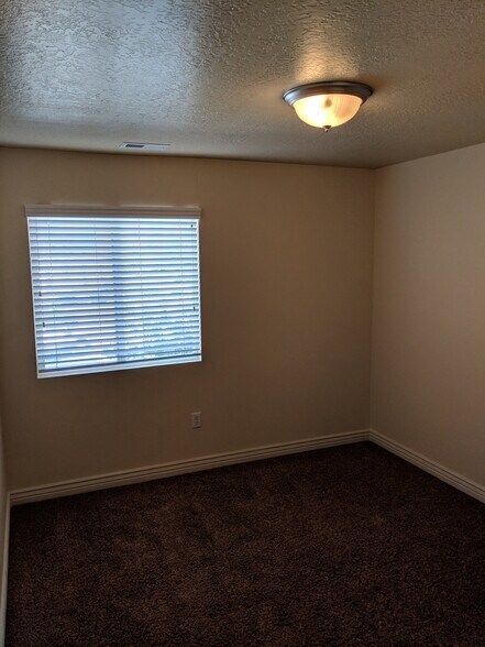 Building Photo - 116 E Resaca Dr