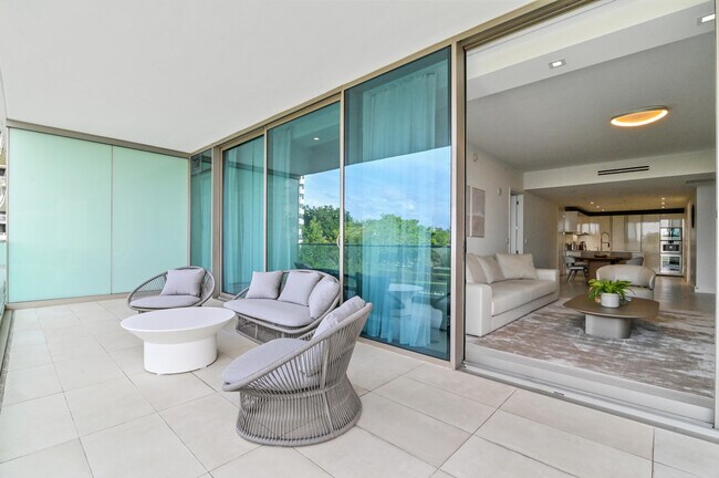 Building Photo - 10203 Collins Ave