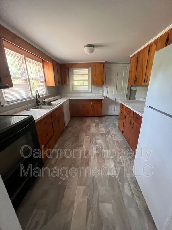 Building Photo - 735 NC-24
