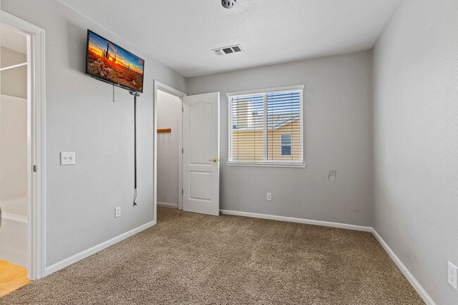 Building Photo - 4162 Piccadilly Ln