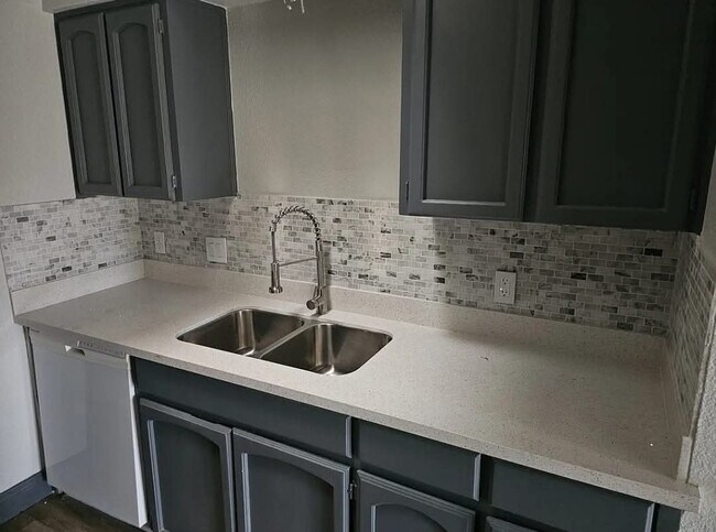 Building Photo - 5354 Gateridge Dr