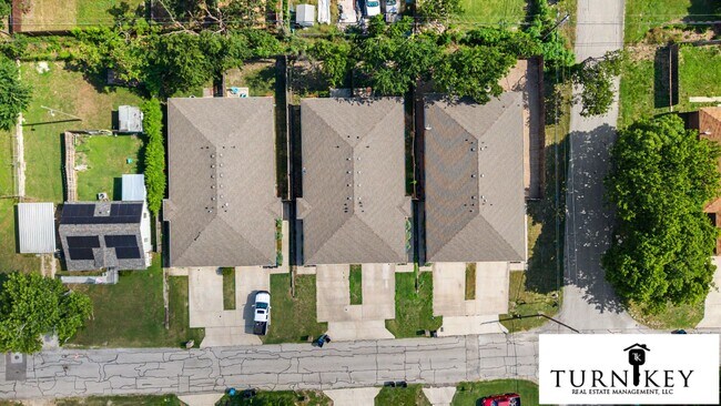 Building Photo - 8037-8039 Arbor