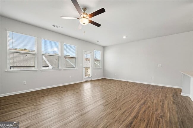 Building Photo - 424 Whitetail Cir