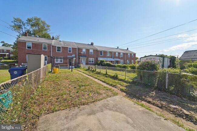 Building Photo - BEAUTIFUL 3 Bedroom 2 Bathroom Home