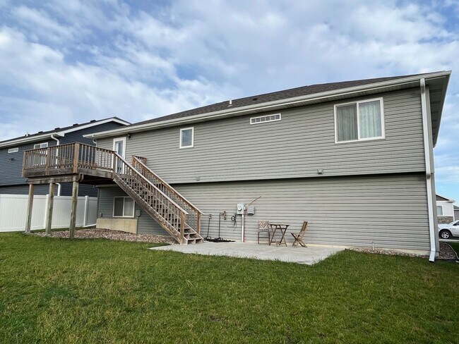 Building Photo - 7825 Yankee Woods Dr