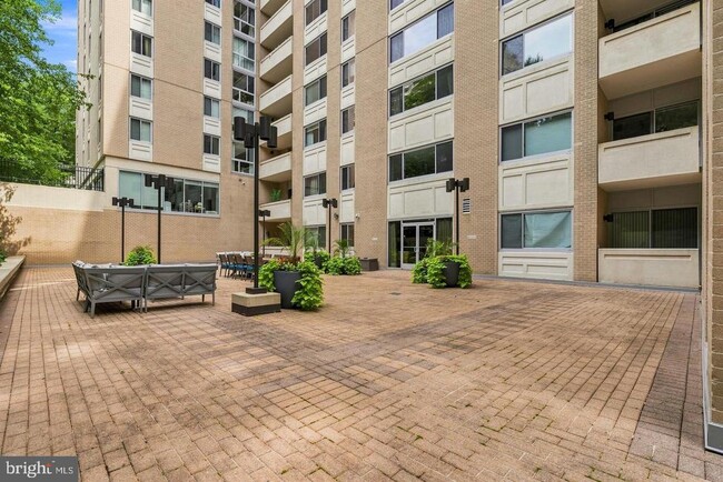 Building Photo - 4601 N Park Ave