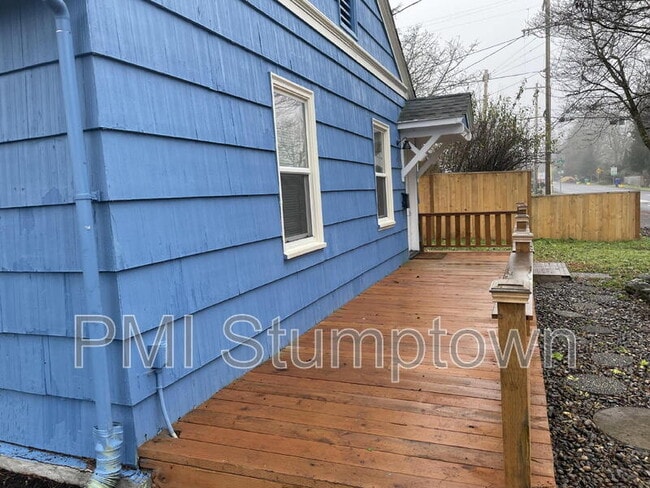 Building Photo - 6016 NE Alberta St