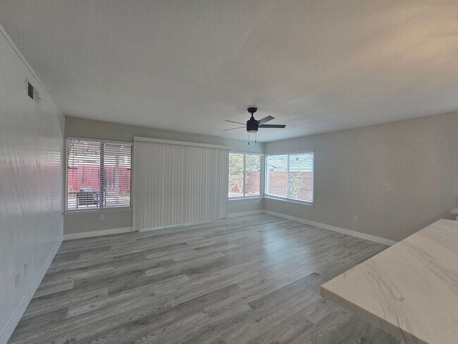 Building Photo - 11321 Volans St