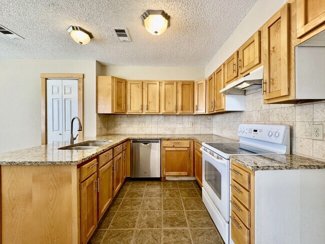 Building Photo - 6300 Westlane