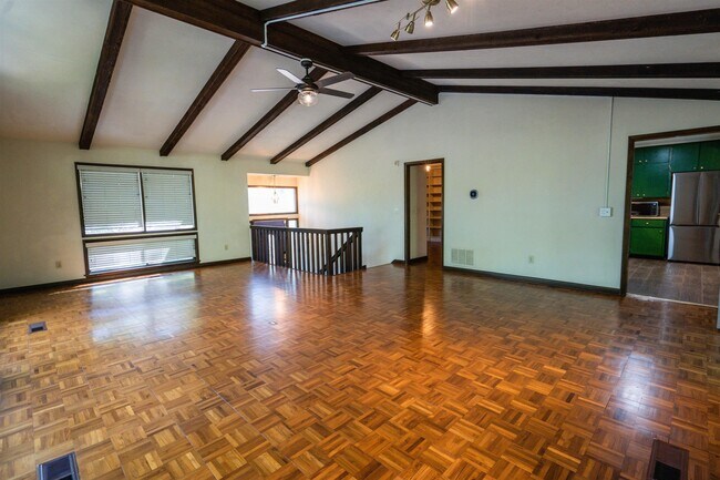 Building Photo - 3322 Robinhood Rd