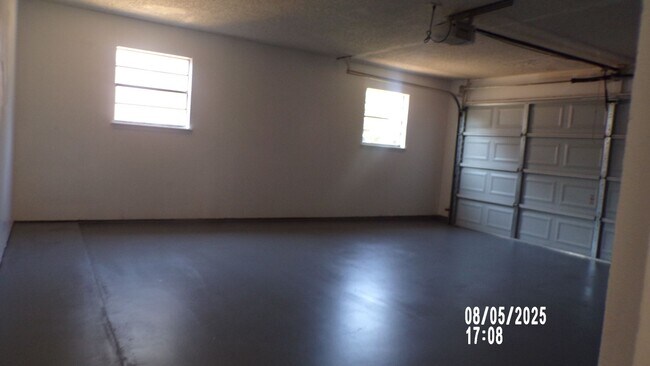 Building Photo - Fantastic Redo located in Terrace Hills.