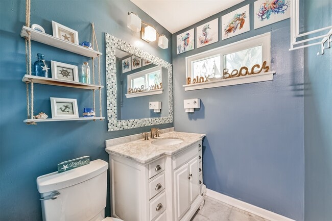 Building Photo - 728 7th St