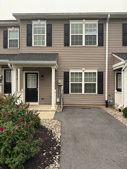 Building Photo - 2073 Arey Ln