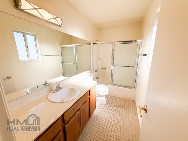 Building Photo - 2 Bed, 2 Bath Rental Home in Silverado Gat...