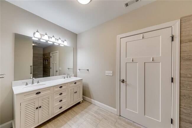 Building Photo - 8365 Wallace Wood Rd