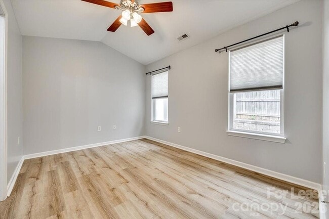 Building Photo - 2052 Shady Pond Dr