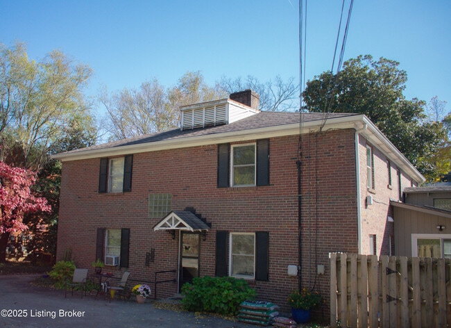 Building Photo - 2725 Brownsboro Rd