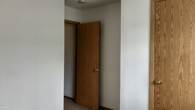 Building Photo - 2 br, 0.5 bath Townhome - Regal Townhomes ...