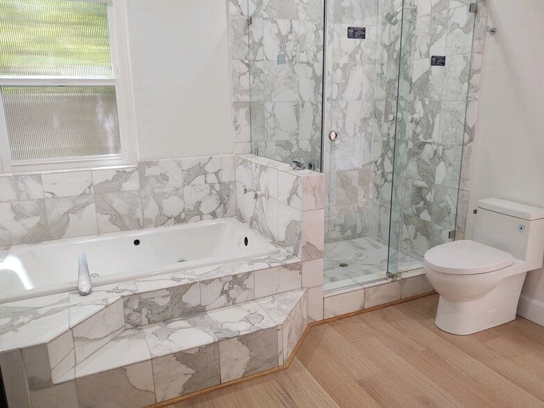 master bathroom - 1422 19th St