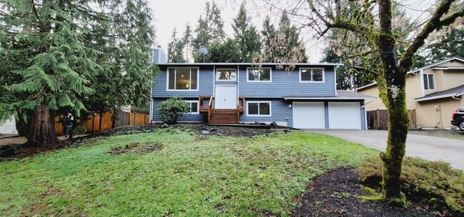 Building Photo - Stunning 4 bedroom House in an amazing location of Puyallup!