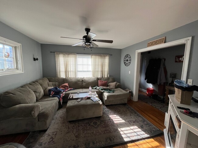 Building Photo - 10 Ashland St