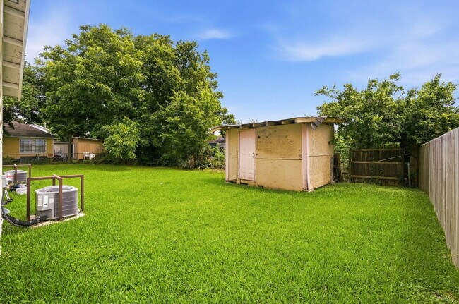Building Photo - 3822 Lila St