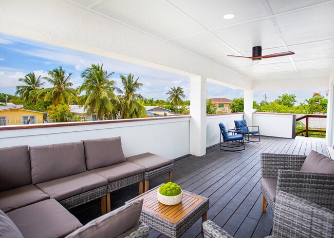 Building Photo - 1623 Venetian Dr