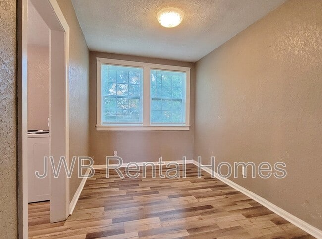 Building Photo - 5126 Astral St