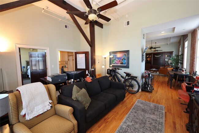 Building Photo - 1927 Harborside Dr