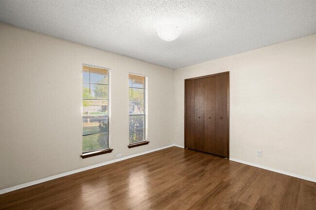 Building Photo - 10703 Parkfield Dr