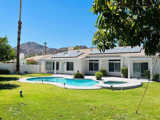 Building Photo - 47970 Vía Jardin