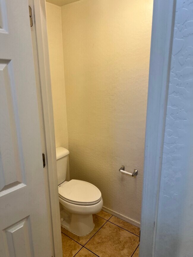 Building Photo - 14072 W Country Gables Dr