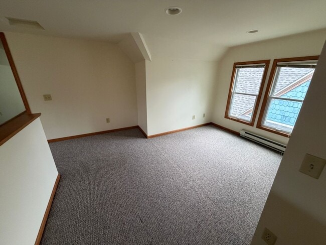 Building Photo - 419 W Doty St