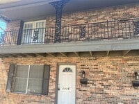 Building Photo - 1716 N Travis St