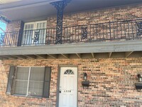 Building Photo - 1716 N Travis St