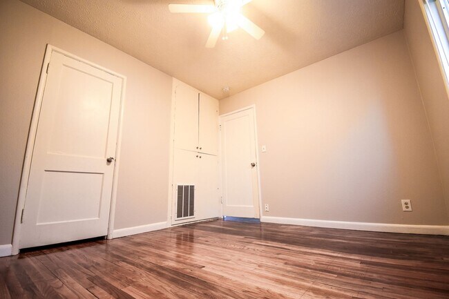 Building Photo - KIL-2121-2125