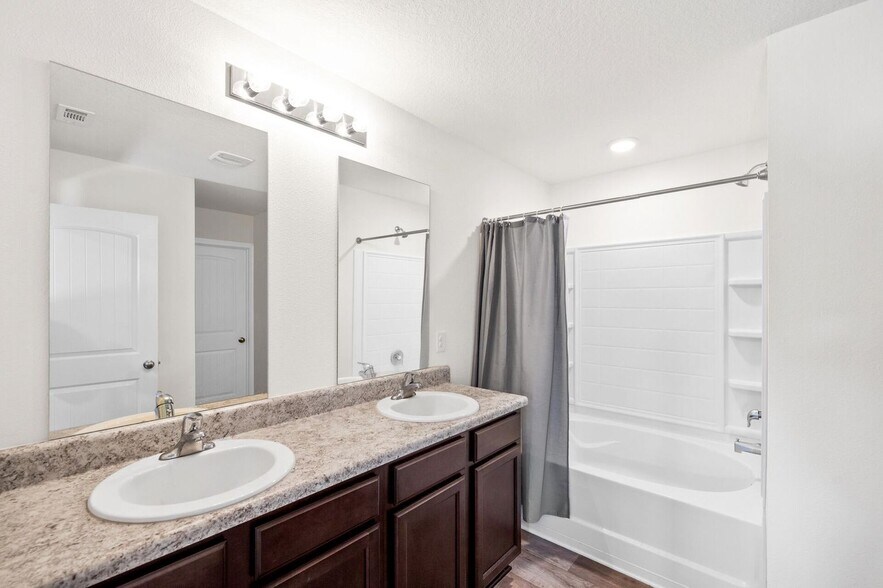 Building Photo - 816 Moorhen Way