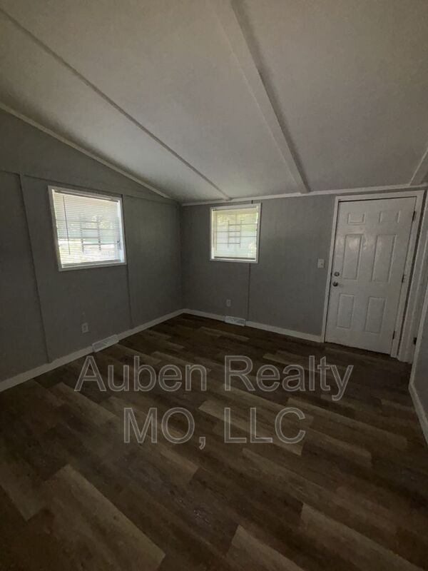 Building Photo - 1300 S Appleton Ave